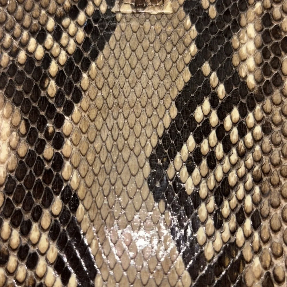 Source Unknown gorgeous clutch